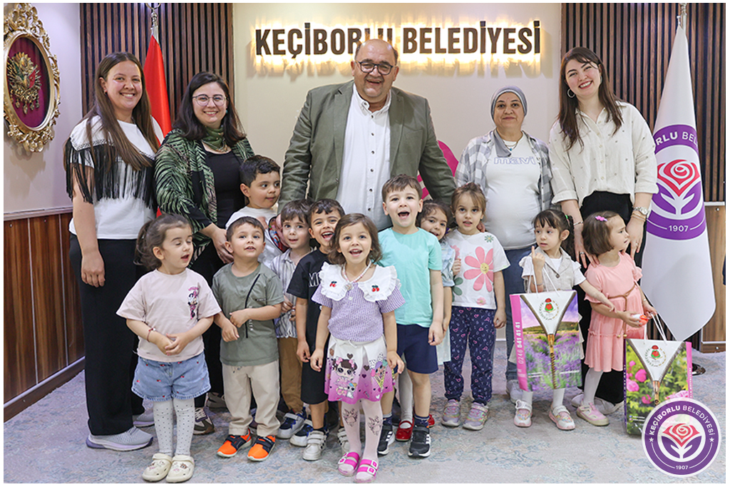 Gündüz Bakımevi’nde eğitim gören çocuklarımız  ve öğretmenlerimiz belediyemizi ziyaret etti.