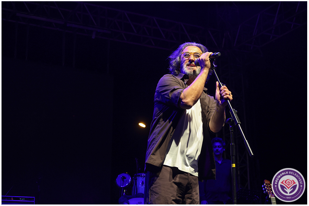 Keçiborlu 2. Gül ve Lavanta Hasat Sonu Festivalinde Fettah Can konseri